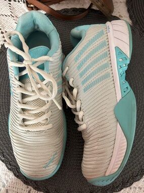 K-Swiss Women's Athletic Sneakers . Size 8